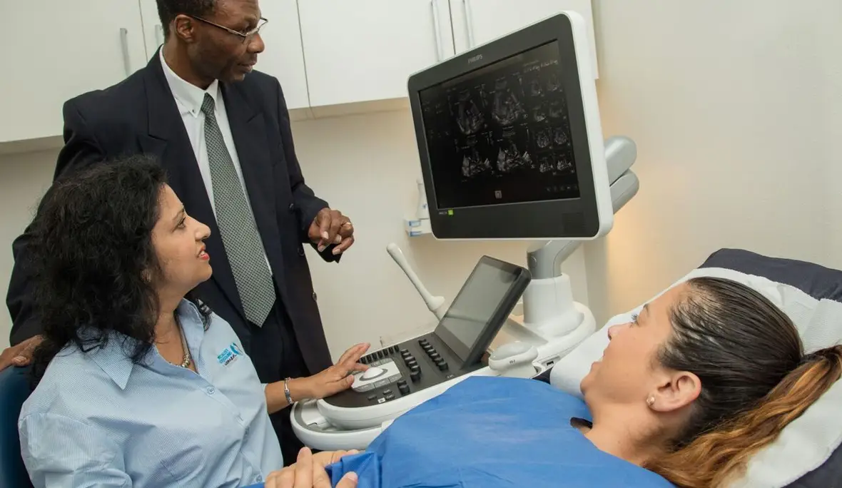 Dr Magotti at work | obstetric and gynaecological ultrasound near me